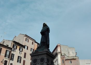 Il ricordo di Giordano Bruno. Martire del libero pensiero mandato al rogo dall’inquisizione romana il 17 febbraio del 1600.