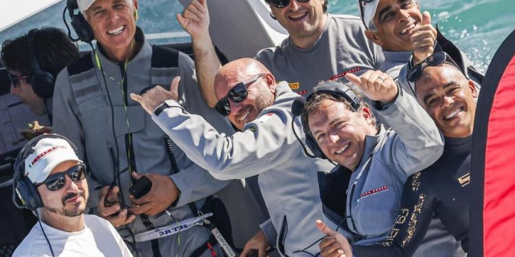 Luna Rossa, Prada Team