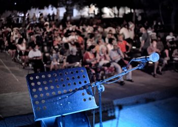 Lo spettacolo deve ripartire: la richiesta dei lavoratori di teatro, musica e danza