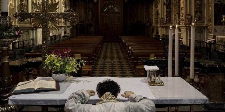 A un anno dal primo lockdown in mostra a Cagliari ‘Dentro la prima zona rossa – diario dal centro della pandemia’ di Marzio Toniolo