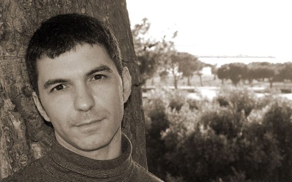 Nessuno resta solo, in libreria il nuovo romanzo di Alessandro De Roma