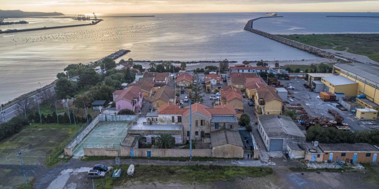 Giorgino, in libreria la guida per turisti non convenzionali sul villaggio dei pescatori di Cagliari
