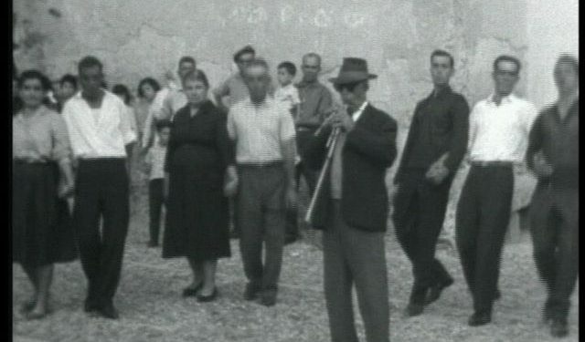 ‘Is Launeddas, la musica dei Sardi’. Iscandula lancia un crowdfunding per il restauro del film di Andres Fridolin Bentzon