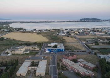 Street art e scuola, sodalizio perfetto nell’ultimo lavoro del writer Manu Invisible