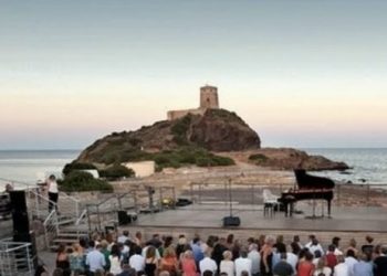 Musica e teatro risuonano sul sito archeologico di Nora, al via La notte dei Poeti
