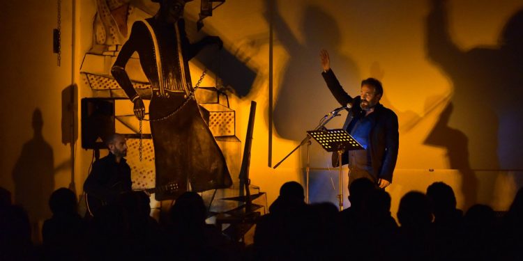 Nuova edizione per la rassegna Significante, in scena ‘Il Cinghiale del Diavolo’ di Emilio Lussu con Andrea Congia e Carlo Antonio Angioni