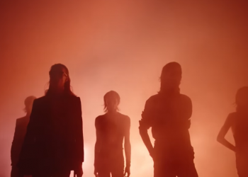 Yves Saint Laurent e la nostalgia del futuro