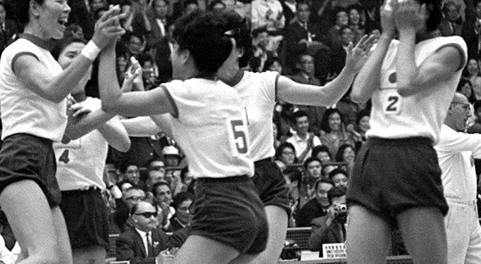 Le streghe d’Oriente, la vera storia di Mimi Ayuara e della nazionale che vinse le Olimpiadi di Tokyo nel 1964