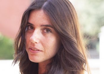 Alice Urciuolo, il libro ‘Adorazione’ è una medaglia a due facce