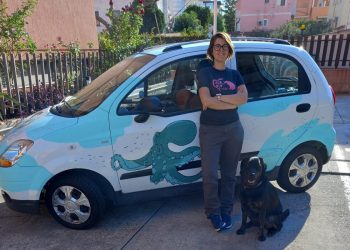 Carola e Polly, in viaggio da Cagliari sulla polpomobile per ripulire l’Europa