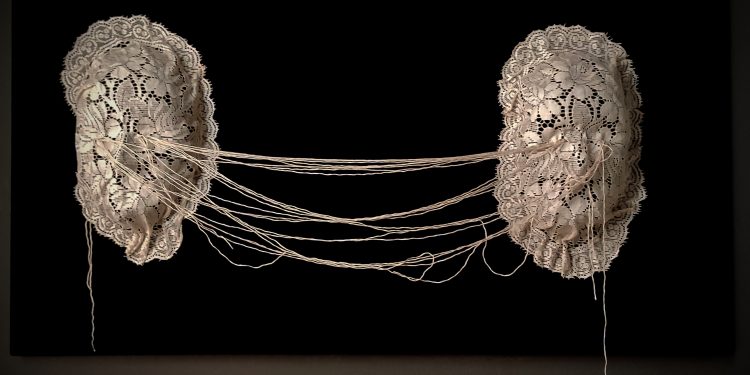 Le “Umane connessioni” di Jole Serreli in mostra a Sassari