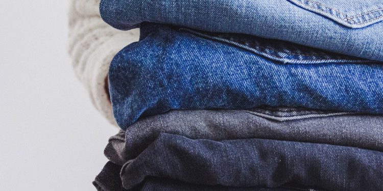Alfabeto interno. Lettere Speciali. J come Jeans