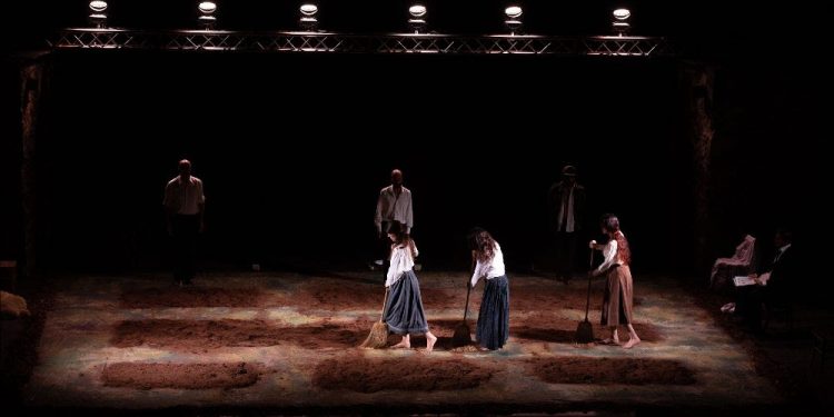 “L’avvoltoio” di César Brie, quando il teatro diventa denuncia