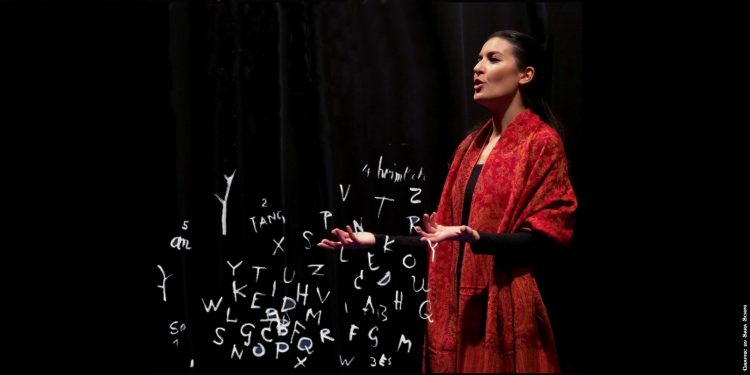 Mistero Buffo, opera di oltre mezzo secolo fa, va in scena a Cagliari nella versione tutta al femminile di Elisa Pistis