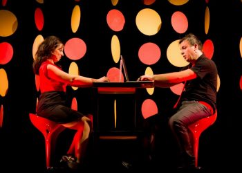 Teatro, Origamundi racconta “Questo pazzo amore” con Ivano Cugia e Cristina Orrù