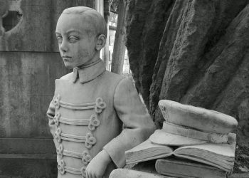 Il giardino degli angeli. La mortalità infantile nella Cagliari preindustriale vista attraverso l’arte funeraria del cimitero di Bonaria