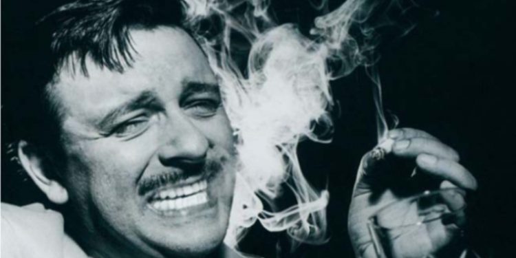 La guerra, il jazz e la radio. La vita spericolata di Fred Buscaglione cominciò in Sardegna