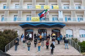 Alghero, Valeria Surcis porta ragazzi e ragazze a scuola di podcast con Convitto Style