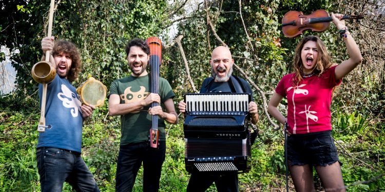 Musica, la Baro Drom Orkestar fa tappa a Carloforte e Porto Torres