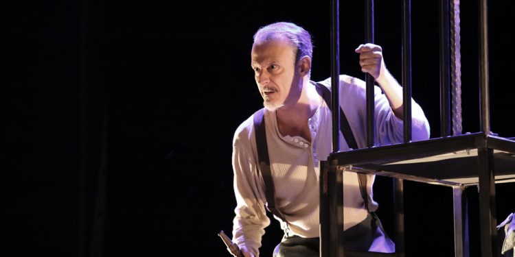 Teatro, con “Il deserto dei Tartari” al via la stagione di Akroama “Trilogia d’autore” a Cagliari