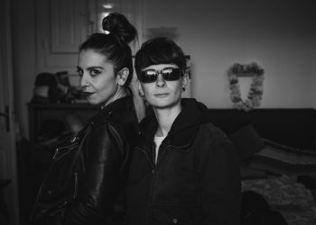 Pusstache, electropunk dal profondo Sulcis. Le Sorelle Pestilenza tornano con nuovo nome e nuovo stile