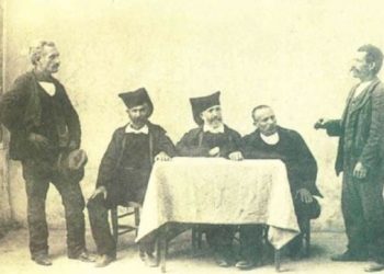 I poeti improvvisatori e la gara logudorese. Un momento insostituibile delle feste sarde che dietro l’arte oratoria celava spesso aspre polemiche e rivalità