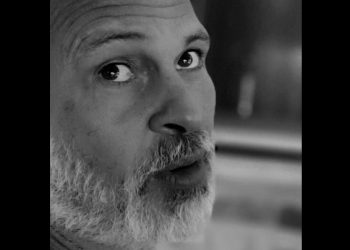 Mauro Biani, la satira per raccontare la pace. “Contro guerra e ingiustizie ciascuno può fare la sua parte”