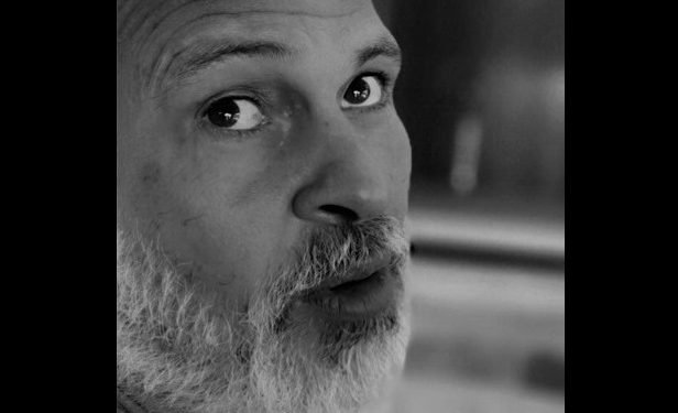 Mauro Biani, la satira per raccontare la pace. “Contro guerra e ingiustizie ciascuno può fare la sua parte”