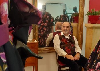 Luciano Bonino apre il suo atelier cagliaritano per l’evento Apriti moda tra un mare di rose