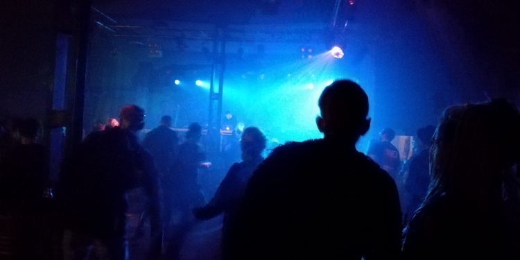 EDITORIALE. Rave is for the brave, come ti condanno ciò che non si può comprare