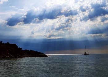 Lotta tra luce e oscurità