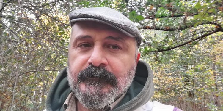 Il cantautore Andrea Andrillo canta per Chiara, ragazza trans morta suicida a 19 anni