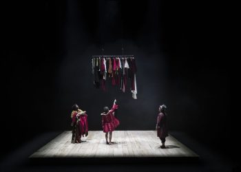 Al teatro infuria ‘La Tempesta’ di Alessandro Serra: “Shakespeare mostra all’essere umano la sua vera, profonda natura”