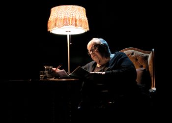 Filu me’, una vita nel teatro. A San Sperate applausi ed emozione per il monologo di Ida Pillittu