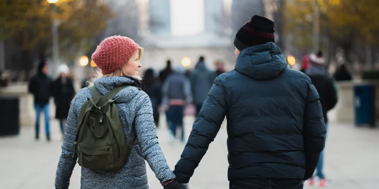 Amore virtuale o reale? Le tendenze degli appuntamenti per il 2023