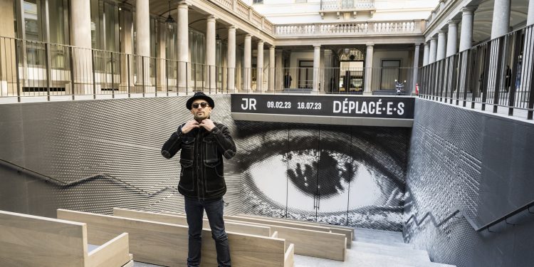 L’artista francese JR in mostra a Torino con Déplacé∙e∙s, l’arte e il sociale viaggiano insieme