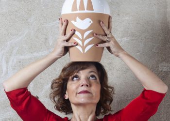 Mara Damiani ridisegna storie e tradizioni della nostra isola: “Mi stupisco della bellezza che abbiamo intorno”