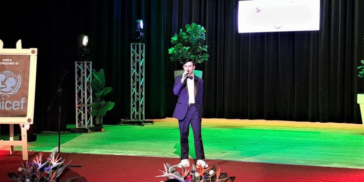 Il giovane cantante sassarese Mario Donato Vinci conquista il terzo posto a Sanremo Junior