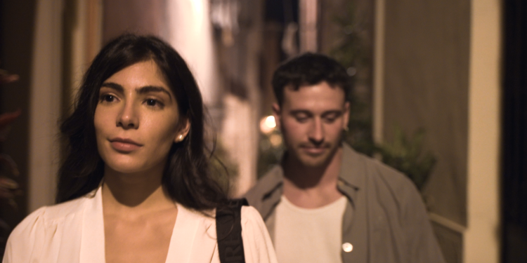 “Sono qui, resta”, una Cagliari poetica fa da sfondo al primo cortometraggio di Giulia Fo
