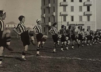 “Le fuorigioco”, Michele Vargiu porta in scena a Sassari la storia della prima squadra di calcio femminile