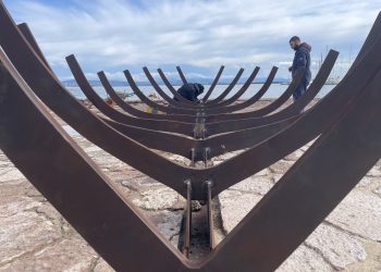 L’arte sulle rotte dei marinai, a Carloforte l’installazione di Marta Fontana dedicata ai galanzieri