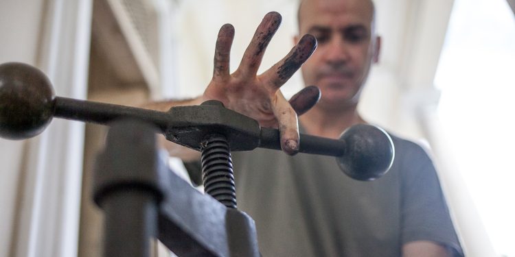 Dialoghi fantastici tra Isidro Ferrer e Costantino Nivola, a Orani in mostra “Il libro degli altri” dell’illustratore spagnolo