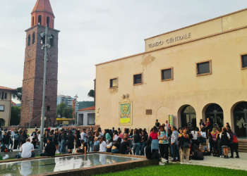 Scorcio di Piazza Roma, nella città di Carbonia, durante il Carbonia Film Festival How to film the world