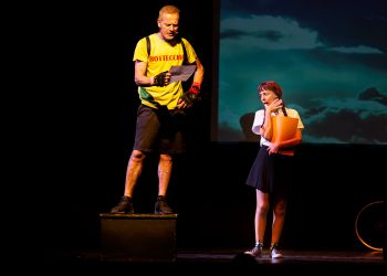 La corsa di Ottavio Bottecchia nelle salite impossibili del Tour de France arriva alle Saline di Cagliari con lo spettacolo di Tiziano Polese e Rosalba Piras