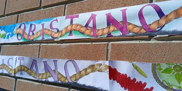 Mille colori verso il mare, studenti e studentesse disegnano il nuovo porticciolo di Torregrande