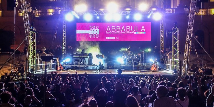 Festival Abbabula, venticinque anni di musica e parole d’autore tra grandi nomi e nuovi talenti. Barbara Vargiu: “La cultura può diventare impresa”
