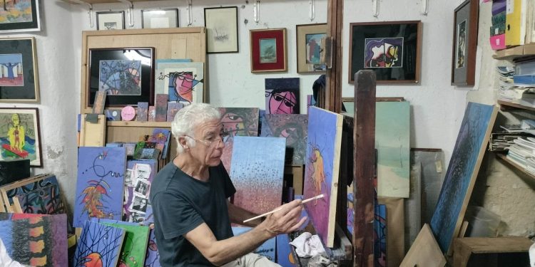 Piero Ligas, il pittore che rende l’astrazione concretezza elegante: “Dipingere significa avere il coraggio di creare, andando oltre la superficialità”.