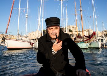 “Oggi è un mondo ancora più difficile”. Quattro chiacchiere con Tonino Carotone, in Sardegna per tre date del suo ‘Etiliko Romantiko’ tour