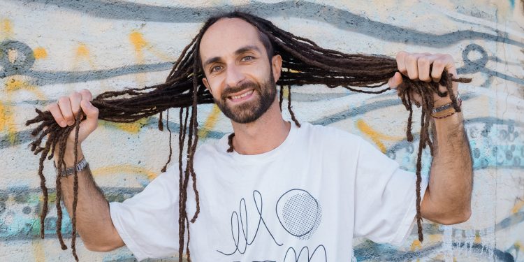 Il tributo di Giocca alla Sardegna nel nuovo disco ”Heliocentric Rhymes”: “È importante che la cultura sarda sappia amalgamarsi sempre di più con le culture degli altri paesi”