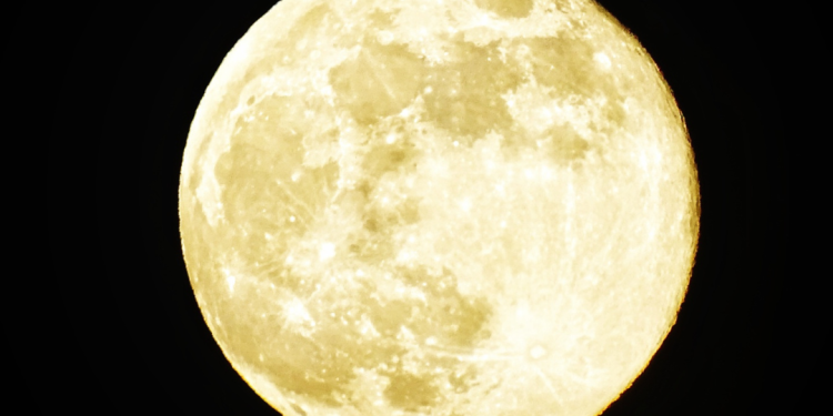 Agosto mese di meraviglie notturne con due superlune e la pioggia di Perseidi